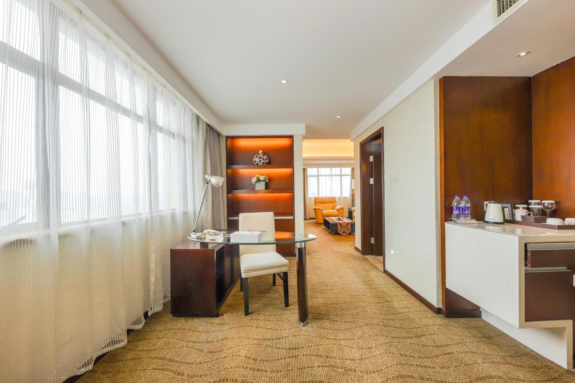 Zhengzhou Yuehai Hotel Экстерьер фото