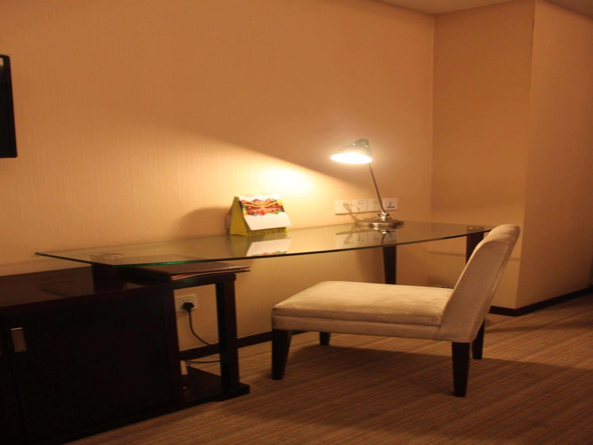 Zhengzhou Yuehai Hotel Экстерьер фото